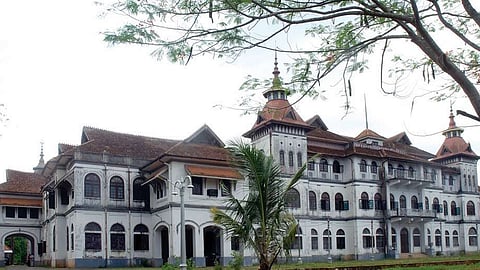 massive robbery at kowdiar palace gold ornaments worth 2 crores lost complaint