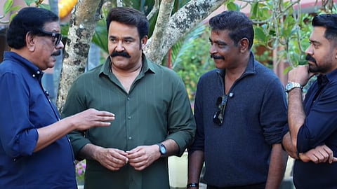 priyadarshan's 100 movie, hero mohanlal