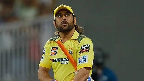 m.s. dhoni hits sixer against mukesh chaudhary