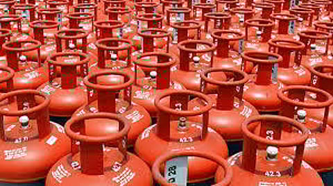 Gas cylinder stolen in Mumbai