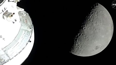 Orion orbits the moon, sees the far side of the moon after 54 years