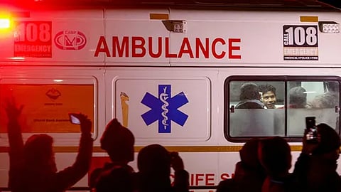 boat capsizes at yamuna river 10 death