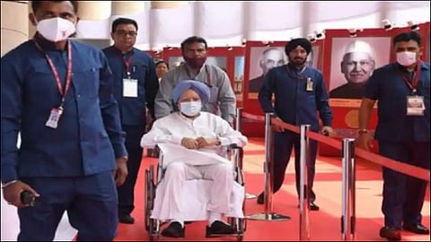 Manmohan shifted to last row in Rajya Sabha for easy movement in wheelchair