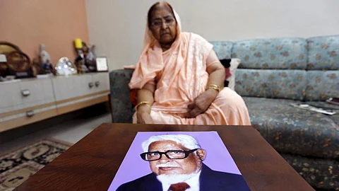 Ehsan Jafri's death a reminder of 'disregard for humanity': Kerala CM