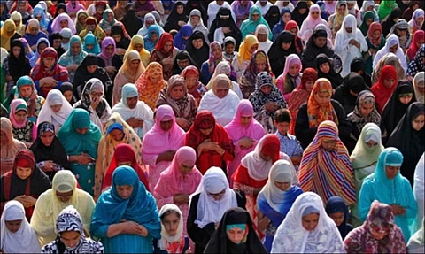 Entry of women into mosques for offering namaz permitted: AIMPLB to SC