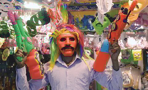 Mayor calls for eco-friendly Holika Dahan