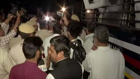 Congress leaders, workers detained while trying to march near Red Fort