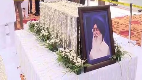 Leaders, commoners pay last respects to Badal at his ancestral village