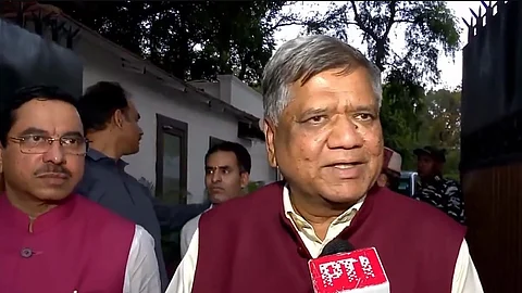 Shettar holds talks with Congress leaders after resigning from Karnataka Assembly, may join party tomorrow