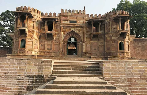 Residents, experts lament shrinking
architectural legacy of Patna