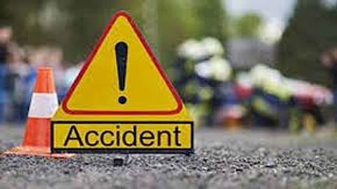 7 killed, more than 15 injured in two road accidents in MP