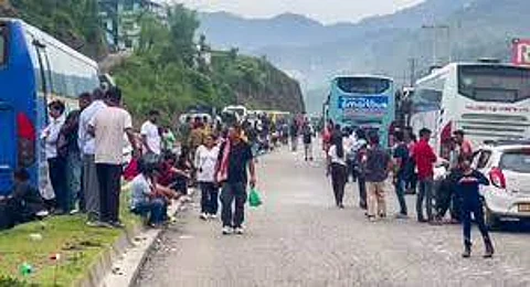 Himachal flash floods: Hundreds of commuters stranded as Chandigarh-Manali national highway blocked