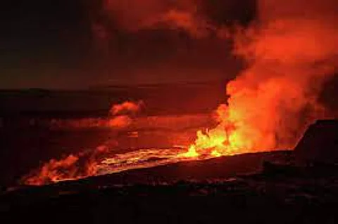 Kilauea, one of the world''s most active volcanoes, begins erupting after 3-month pause