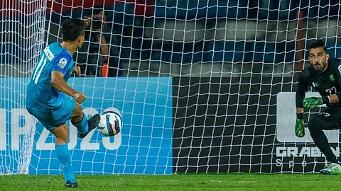 Chhetri hat-trick powers India to 4-0 win over Pakistan