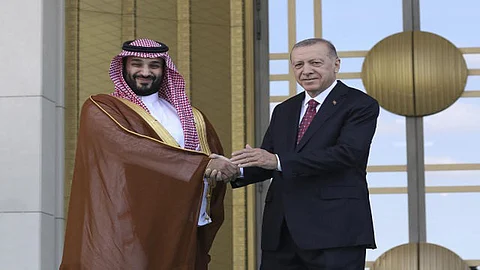 Turkish President Recep Tayyip Erdogan (right) with Crown Prince Mohammed bin Salman