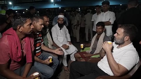 Rahul Gandhi in Azadpur Mandi