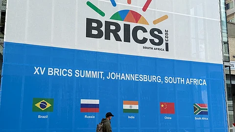BRICS leaders decide to admit 6 countries as new members of grouping