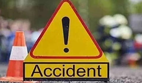 Five killed, 16 injured in bus-truck collision on Yamuna Expressway in Aligarh