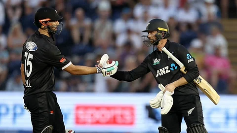 Devon Conway and Rachin Ravindra star in New Zealand's 9-wicket win over England