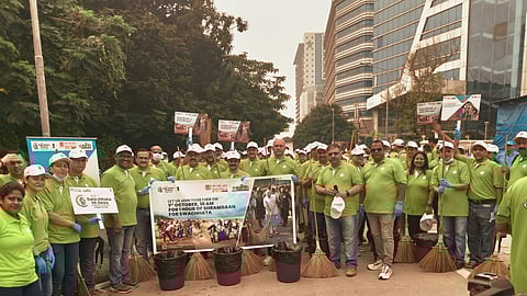 Swachhata Hi Seva Campaign (‘Ek Tareekh Ek Ghanta Ek Saath’) led by Bank of Baroda's Debadatta Chand, MD & CEO along with Ajay K. Khurana, Executive Director and employees of Bank of Baroda at BKC, Mumbai