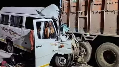 Mini bus accident on Samruddhi Expressway in  Chhatrapati Sambhajinagar district of Maharashtra