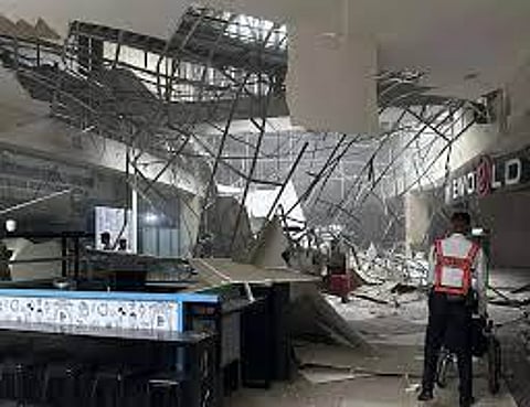 Powerful Earthquake Shakes Southern Philippines, Ceilings Fall at Malls