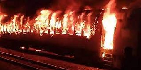 Passenger Train Fire in UP's Etawah: 21 Injured, Latest News