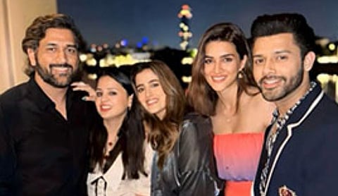 Kriti, Nupur Sanon, MS Dhoni party together ahead of New Year