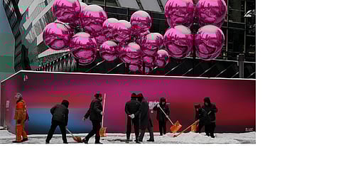 China's Economic Growth to Slow to 4.5% Next Year, World Bank Warns