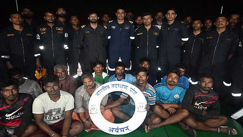Coast Guard rescues Kochi Fishermen