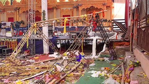 1 dead, 17 injured as stage set up for 'jagran' collapses at Delhi's Kalkaji temple