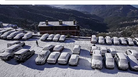 Himachal Pradesh Blanketed in Snow; 720 Roads Blocked