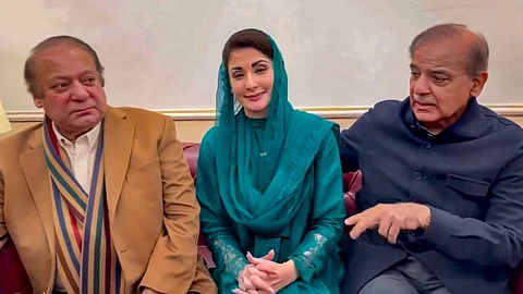 Maryam Nawaz Sharif and Quaid Nawaz Sharif and Jamaat President Shehbaz Sharif during a meeting.