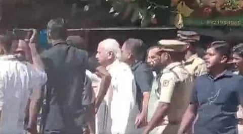 Kerala Guv confronts SFI activists