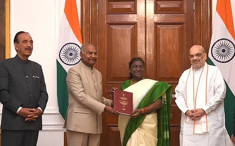 Ram Nath Kovind, Chairman of the High-Level Committee (HLC) on 'One Nation, One Election', presents the report to President Droupadi Murmu, in New Delhi, Thursday, March 14, 2024.
