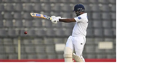 Fernando shines with two wickets as Sri Lanka dominates 2nd Test