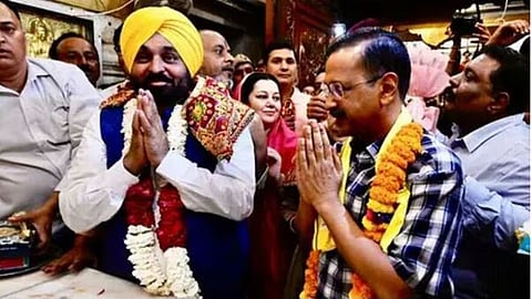 Delhi CM Arvind Kejriwal offers prayers at the Hanuman Temple