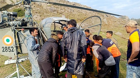 Indian Air Force (IAF) personnel airlift an American woman trekker who had suffered a spinal injury during trekking, from Teesri village of Himachal Pradesh. The injured was taken to Chandigarh for further medical attention.