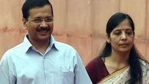 Arvind Kejriwal, Sunita Kejriwal
