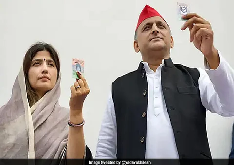 Akhilesh, wife Dimple
