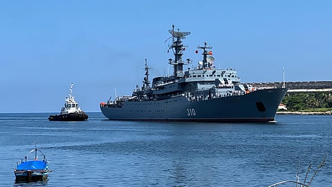 Russian warships move towards Havanna, Cuba