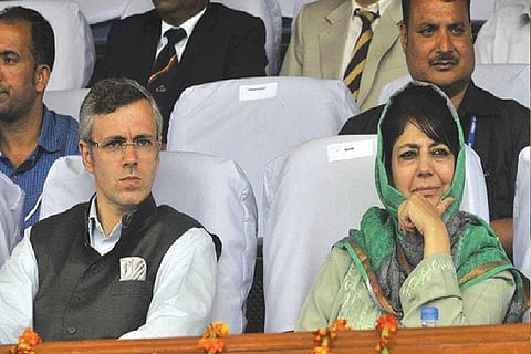 Omar Abdullah (L), Mehbooba Mufti (R)