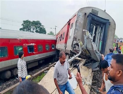 Two killed, 20 injured as 18 coaches of Howrah-Mumbai Mail derail in Jharkhand