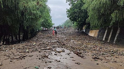 Cloudburst in J-K; Srinagar-Leh highway closed
