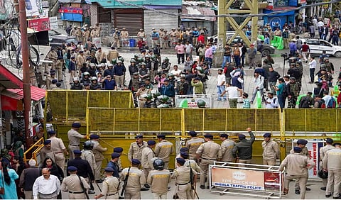 Shimla mosque dispute: Protestors break barricades, clash with police