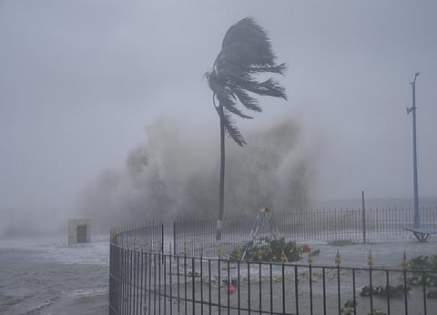 Rain lashes parts of Bengal as severe cyclone 'Dana' moves closer to coast