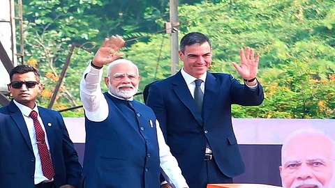 PM Modi and his Spanish counterpart Pedro Sanchez during road show in Vadodara