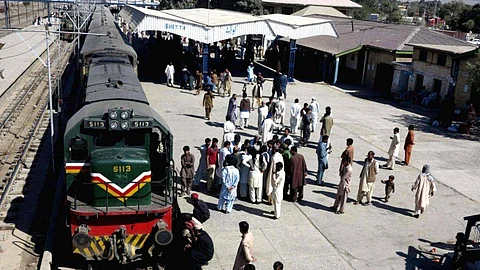 27 killed, 62 injured in suicide bombing at railway station in Pakistan