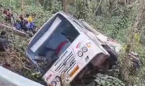 Three killed after bus falls into gorge in Kerala's Idukki