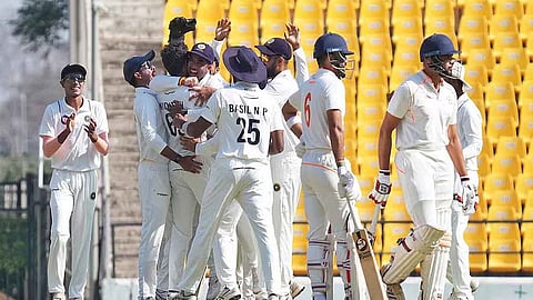 Young Danish Malewar led Vidarbha's recovery with a fine century as the two-time winners reached 170 for three at tea against Keral
